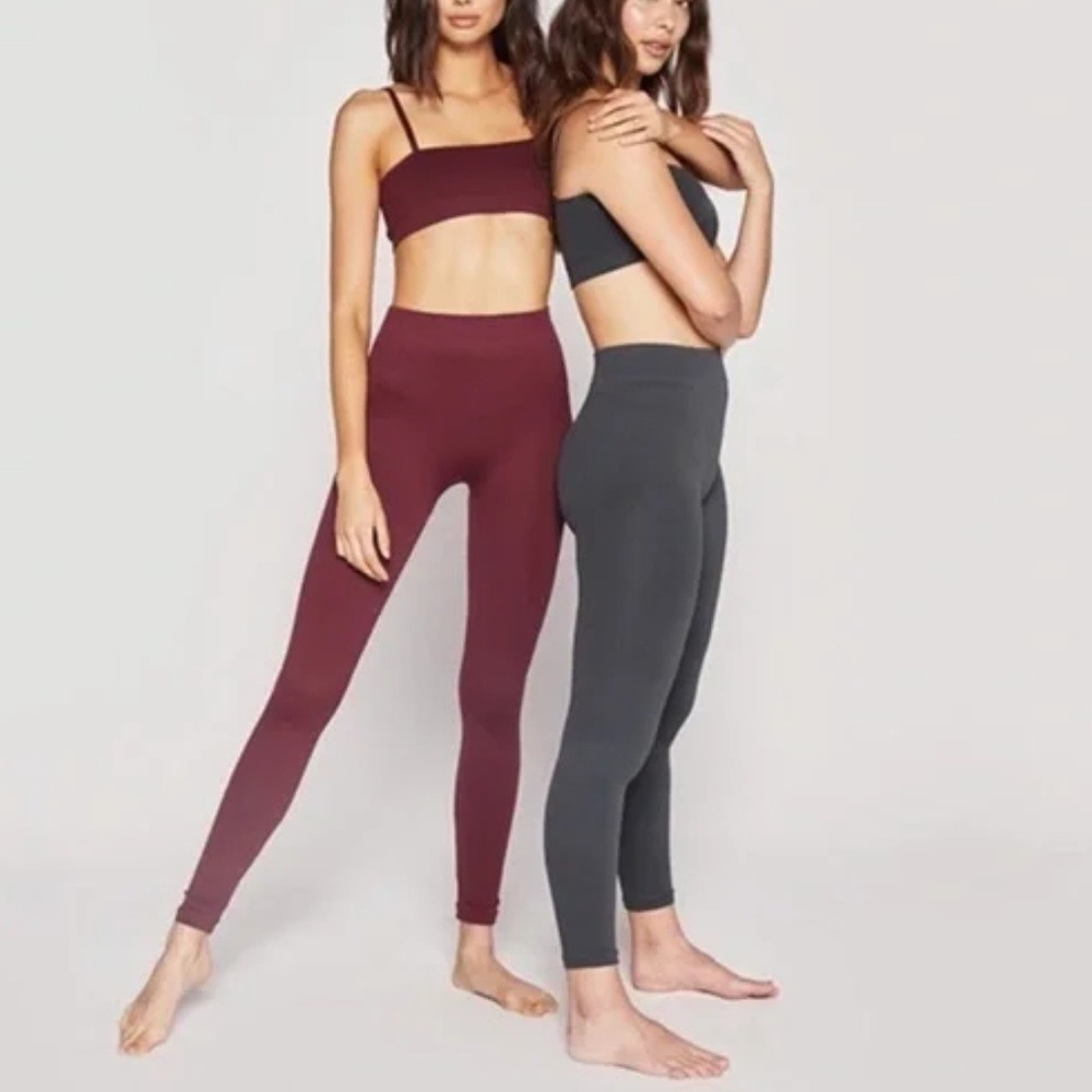 Spiritual Gangster‎ | Rishi Ribbed Seamless Yoga Leggings in Burgundy